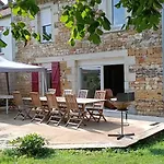 Holiday home Brouillon Maison De Famille, 4 Chambres, 10 Couchages, Piscine 1n Pb Nb *