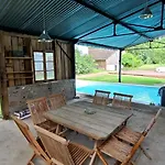 Holiday home Brouillon Maison De Famille, 4 Chambres, 10 Couchages, Piscine 1n Pb Nb