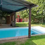 Holiday home Brouillon Maison De Famille, 4 Chambres, 10 Couchages, Piscine 1n Pb Nb Le Chesne (Ardennes)